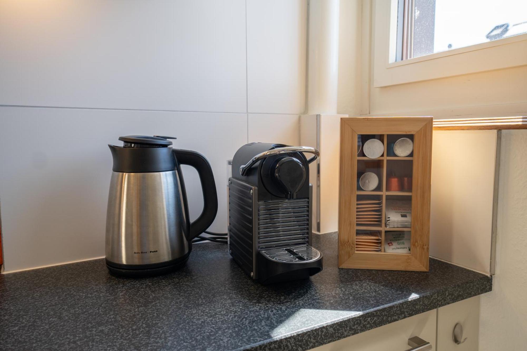 Charmante Altbauwohnung Am Rhein Basel Ngoại thất bức ảnh