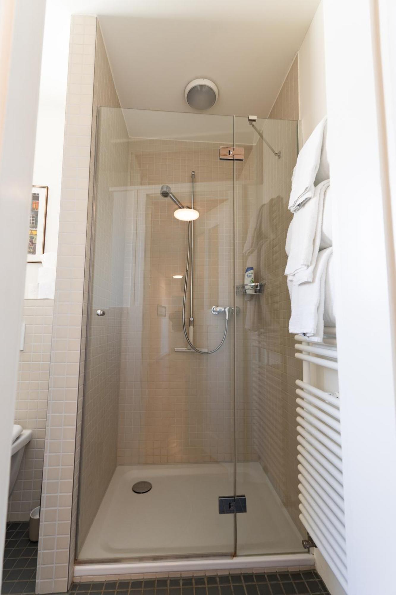 Charmante Altbauwohnung Am Rhein Basel Ngoại thất bức ảnh