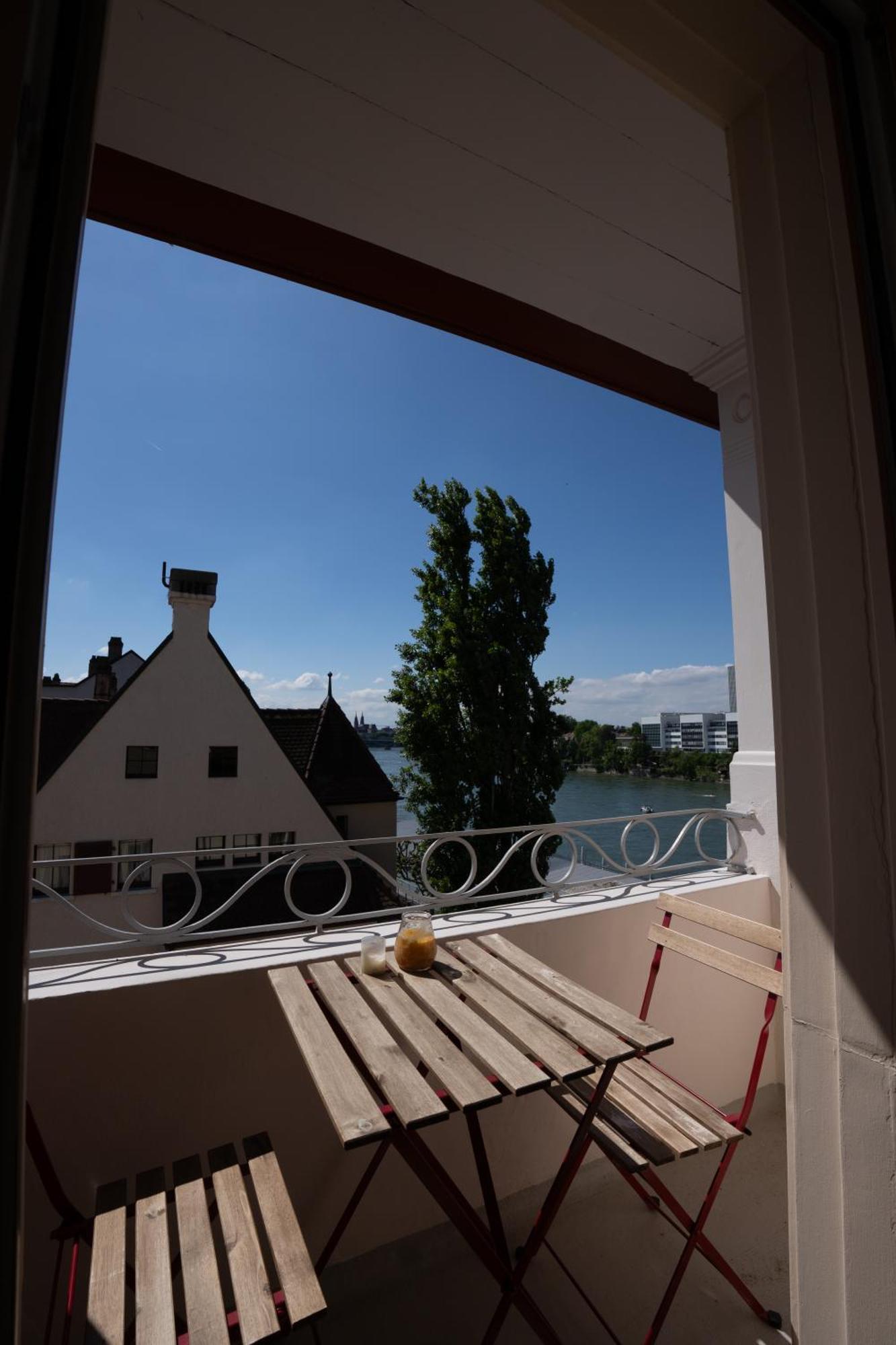 Charmante Altbauwohnung Am Rhein Basel Ngoại thất bức ảnh